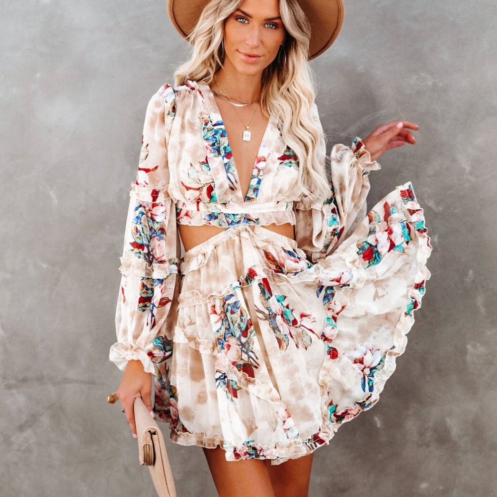 COPY - NWT Zida Floral Ruffle Tiered Cutout Dress…